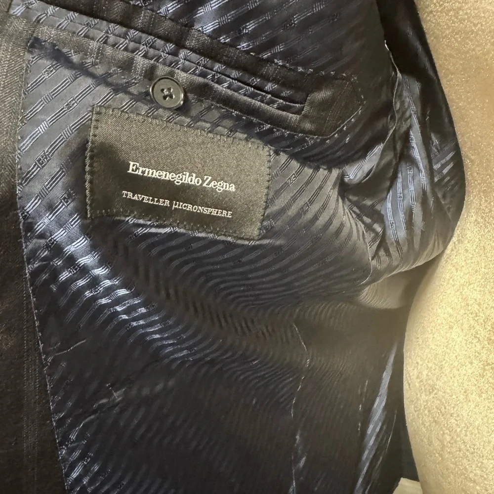 Ermenegildo Zegna Men's Black and Gray Pinstripe 3 Button Blazer